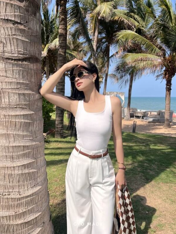 Áo ba lỗ cổ vuông trắng