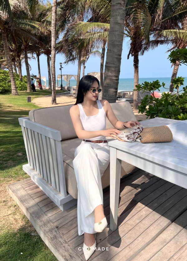 Áo ba lỗ cổ vuông trắng